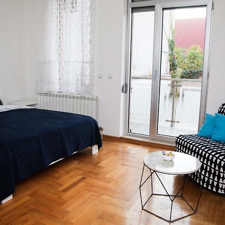 Mikele Appartamento Belgrado Esterno foto