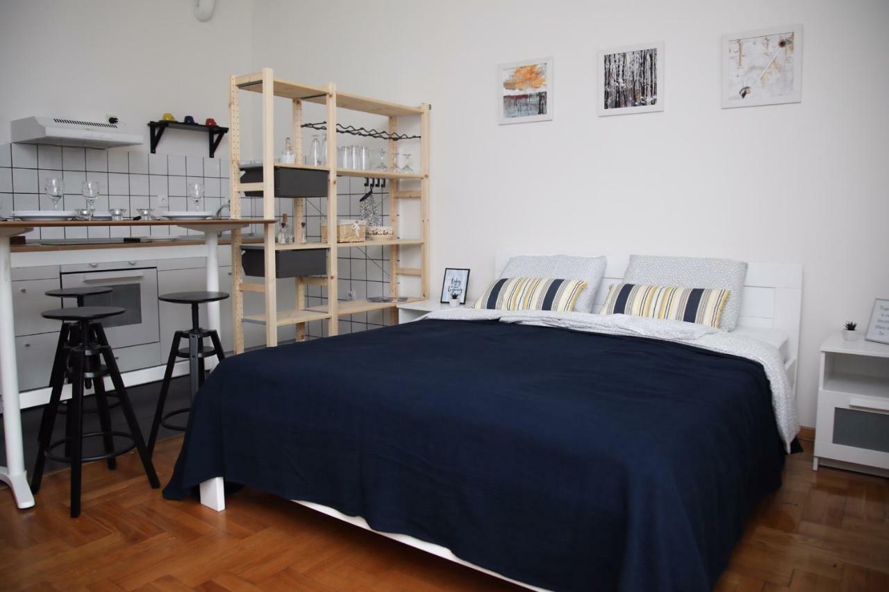 Mikele Appartamento Belgrado Esterno foto