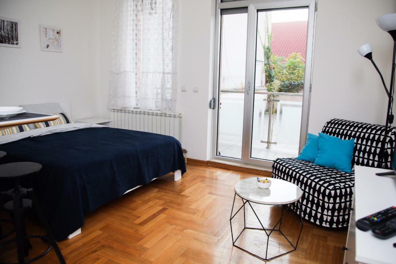 Mikele Appartamento Belgrado Esterno foto